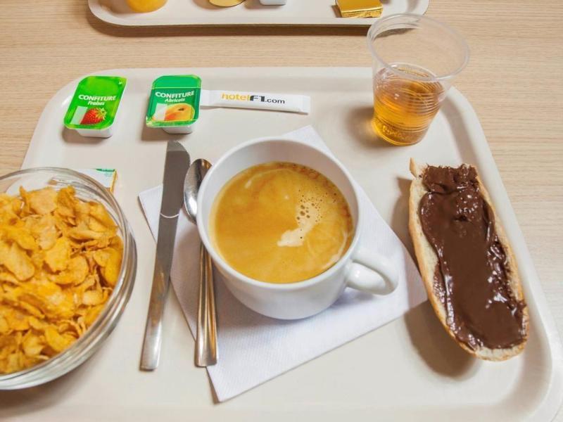 Hotelf1 Lille Tourcoing Nord Roncq Bagian luar foto